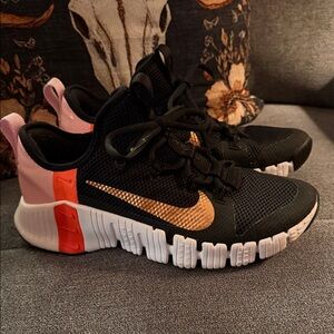 Nike Metcon Black and Pink Athletic Shoes